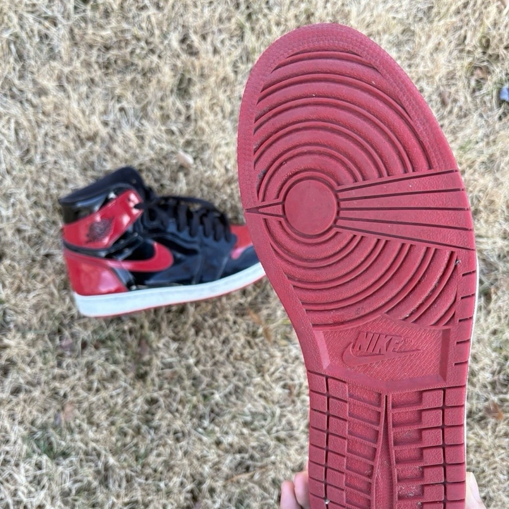 Jordan 1 Patent Bred Men's Size 9.5 - Picture 3 of 5